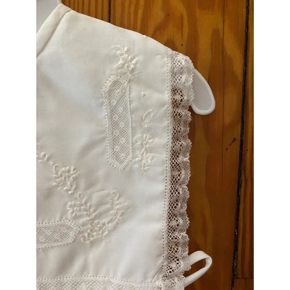 New VTG  Michael de Leon  White christening bib Floral Embroidery Lace collar